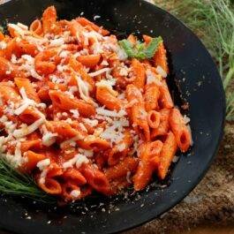 باستا بانيه أربياتا Penne Arabiata